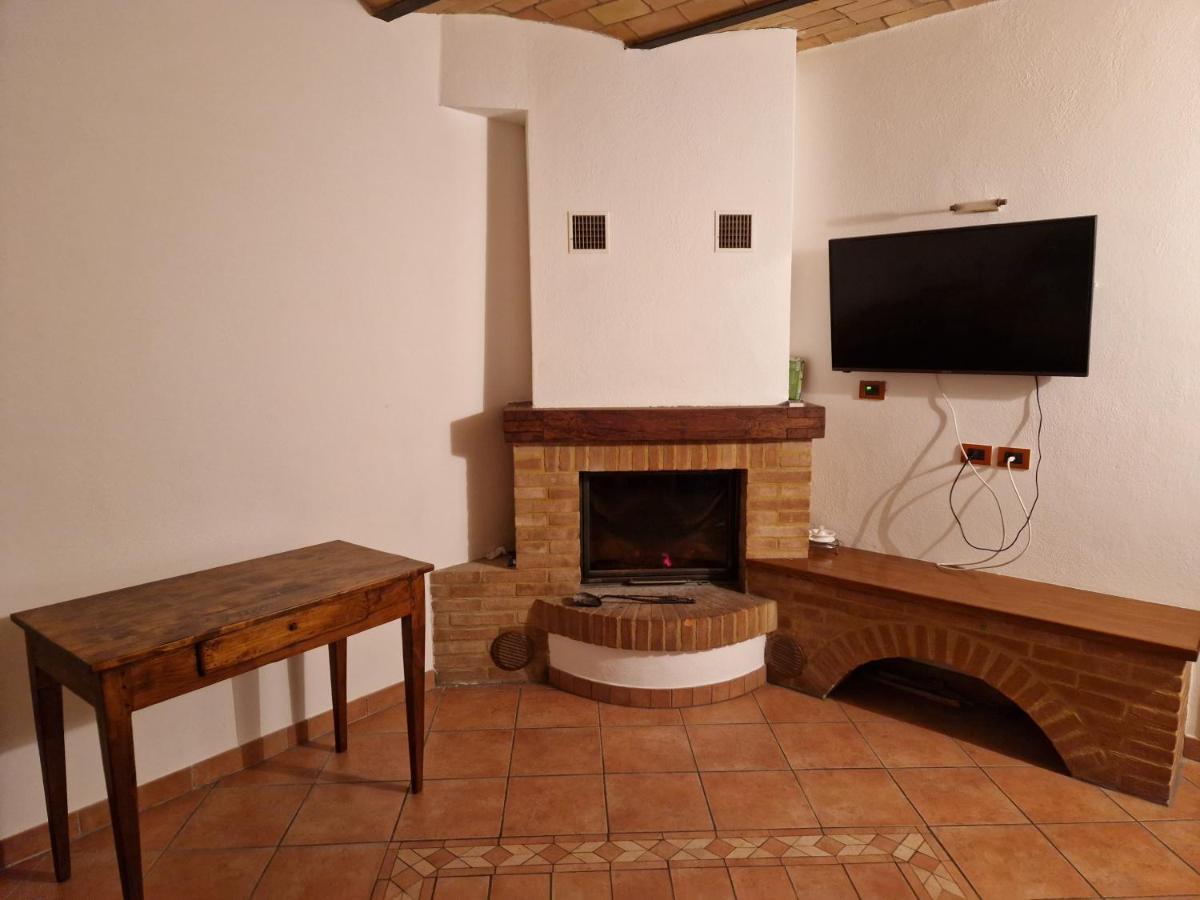 Agriturismo Montepinci มอนตาลชิโน ภายนอก รูปภาพ