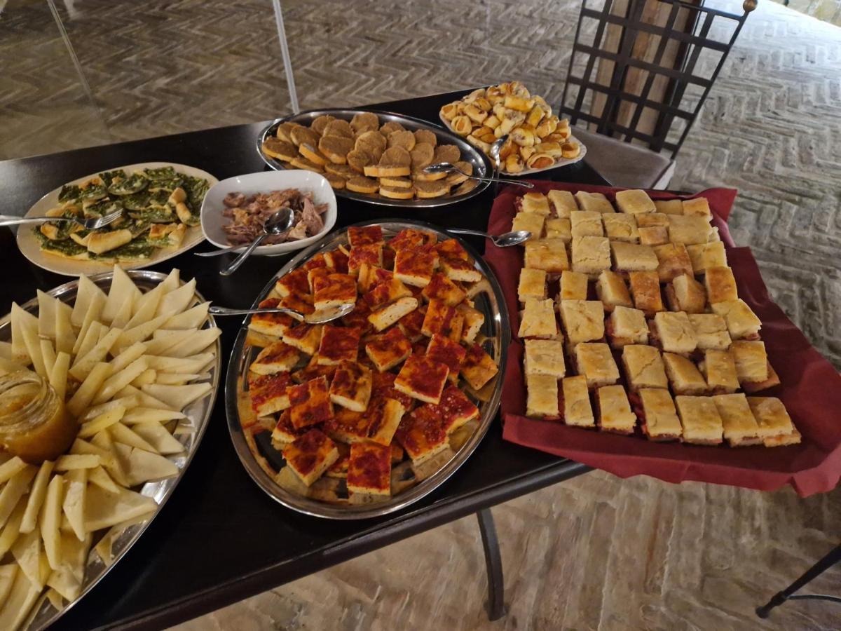 Agriturismo Montepinci มอนตาลชิโน ภายนอก รูปภาพ